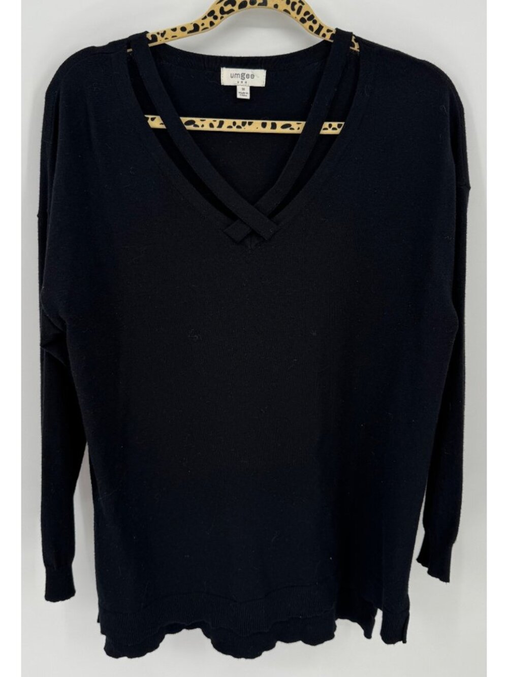 Umgee USA Women's Black V-Neck Crisscross Long Sleeve Knit Sweater Size M